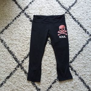 LuluLemon black cropped leggings